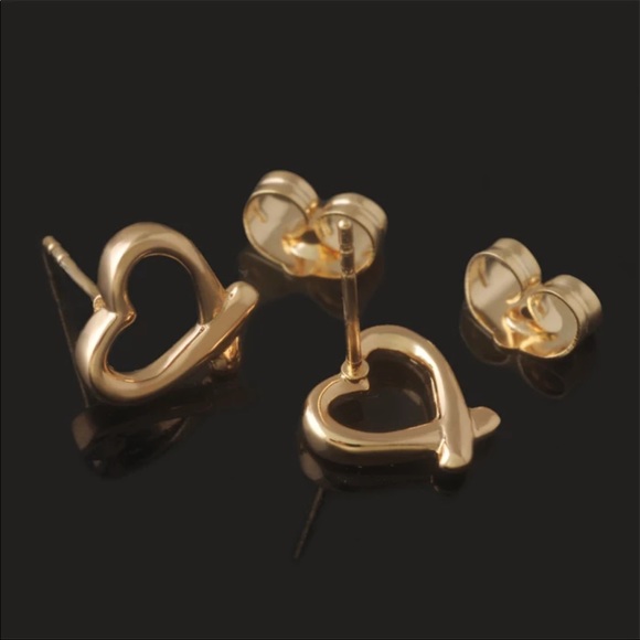 New 18K Gold Plated Heart Stud Earrings - Picture 2 of 5